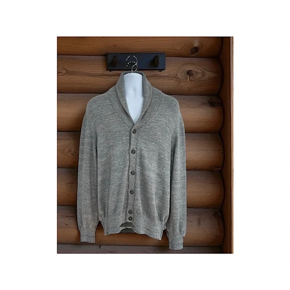 Van Heusen Gray Cardigan Sweater in Size Men’s Large